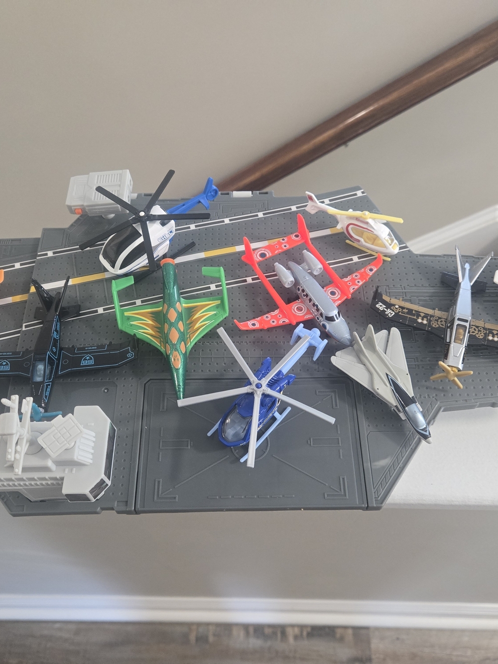 Mattel Multi-Color Toy Aircraft and Helicopters Set